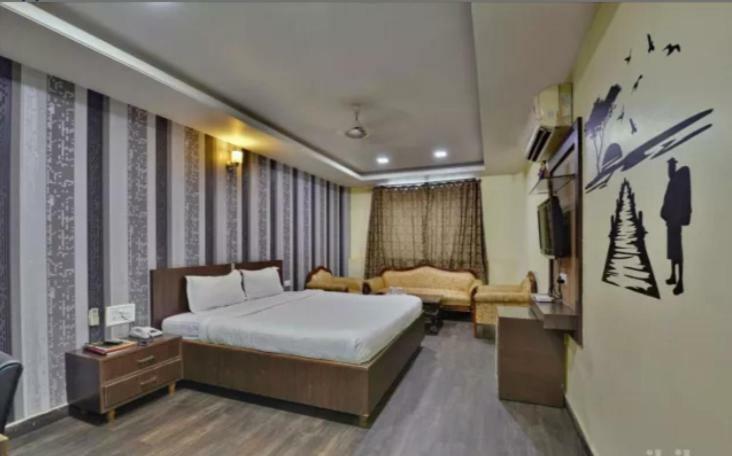 Hotel Puneet International Rāipur 外观 照片