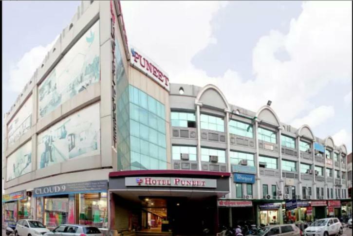 Hotel Puneet International Rāipur 外观 照片
