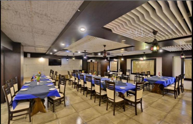 Hotel Puneet International Rāipur 外观 照片