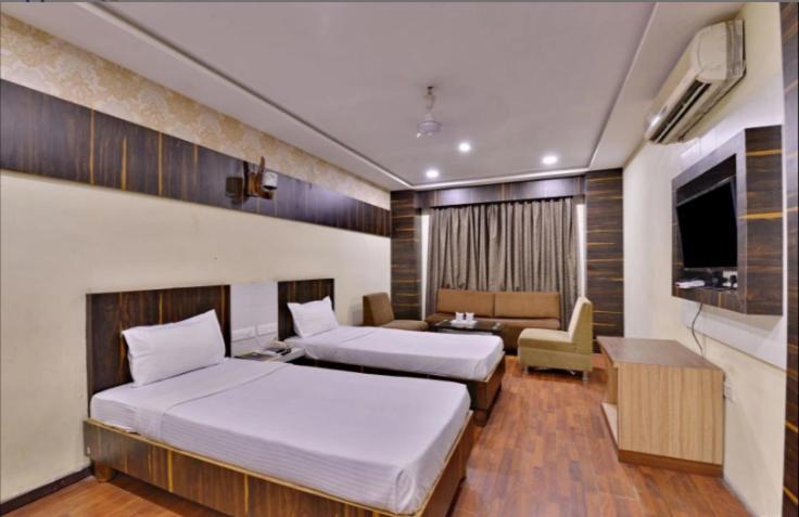 Hotel Puneet International Rāipur 外观 照片